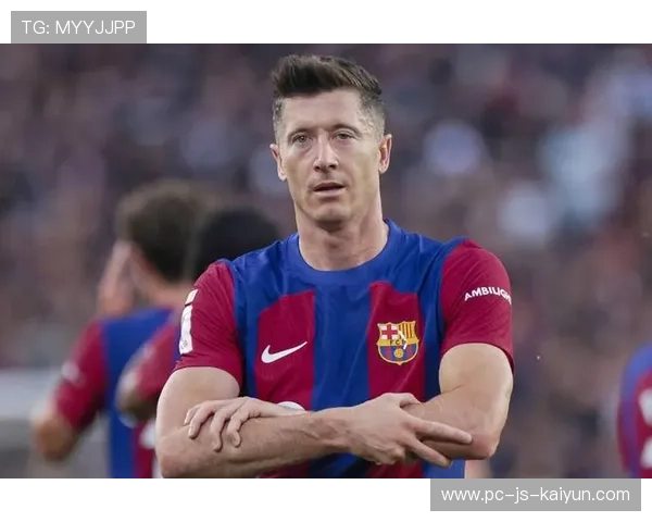 莱万被迫减少进球?巴萨财务压力逼出奇葩操作 莱万被迫减少进球?巴萨财务压力逼出奇葩操作