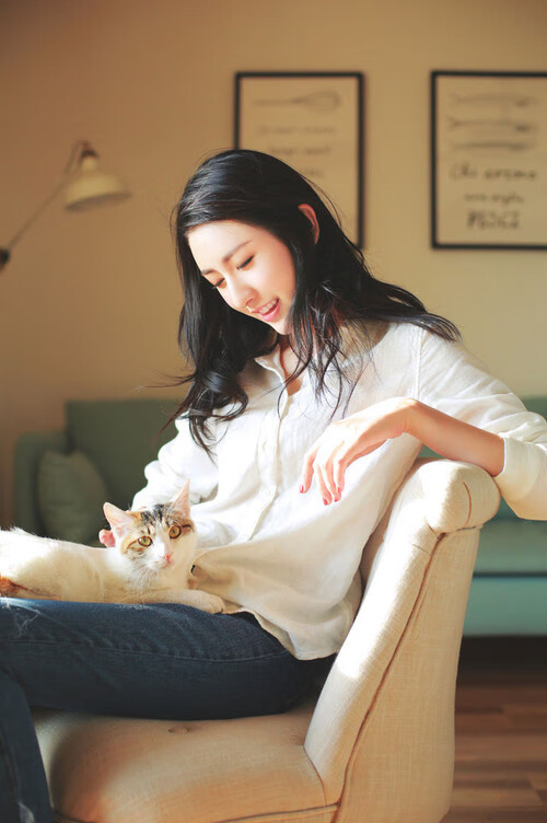 开云体育链接-库里投中制胜三分全场沸腾欢呼,库里投全场三分视频